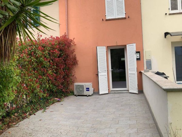 casa indipendente in vendita a San Giuliano Terme in zona Madonna dell'Acqua