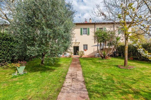 casa indipendente in vendita a San Giuliano Terme in zona Madonna dell'Acqua