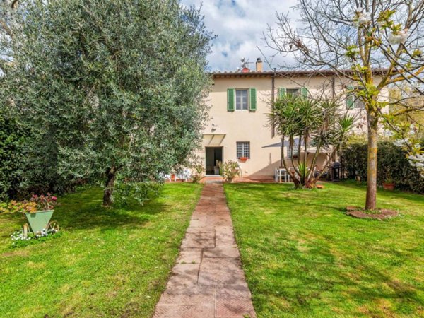 casa indipendente in vendita a San Giuliano Terme in zona Madonna dell'Acqua