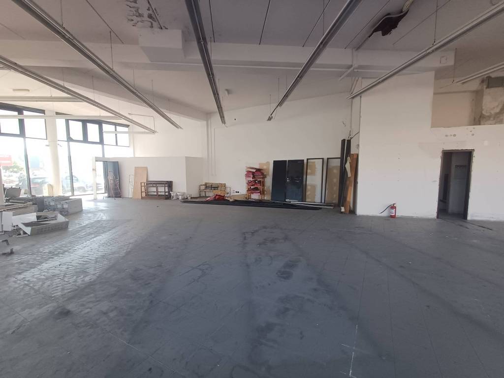 negozio in vendita a San Giuliano Terme