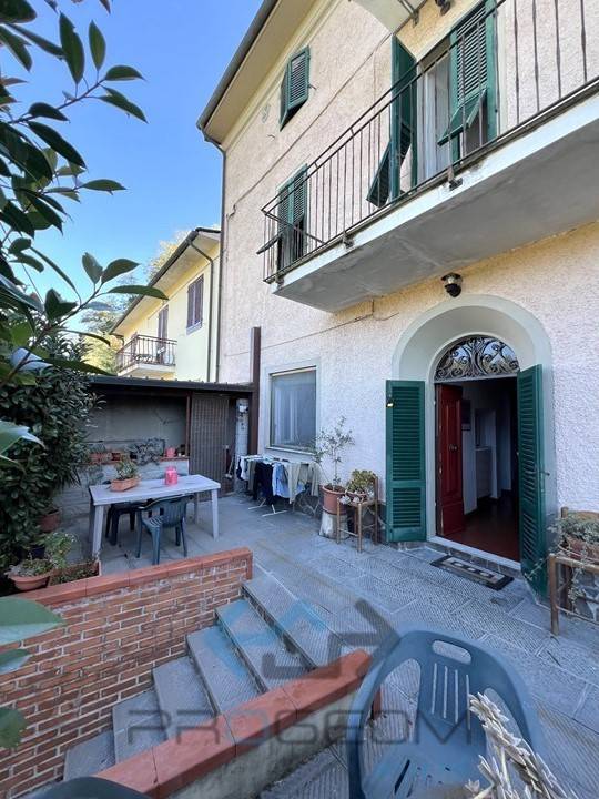 casa indipendente in vendita a San Giuliano Terme in zona Ripafratta