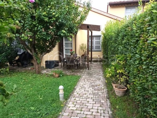 casa indipendente in vendita a San Giuliano Terme in zona Colignola