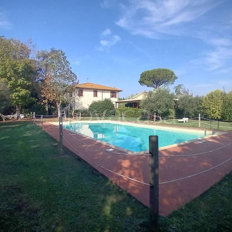 negozio in vendita a San Giuliano Terme