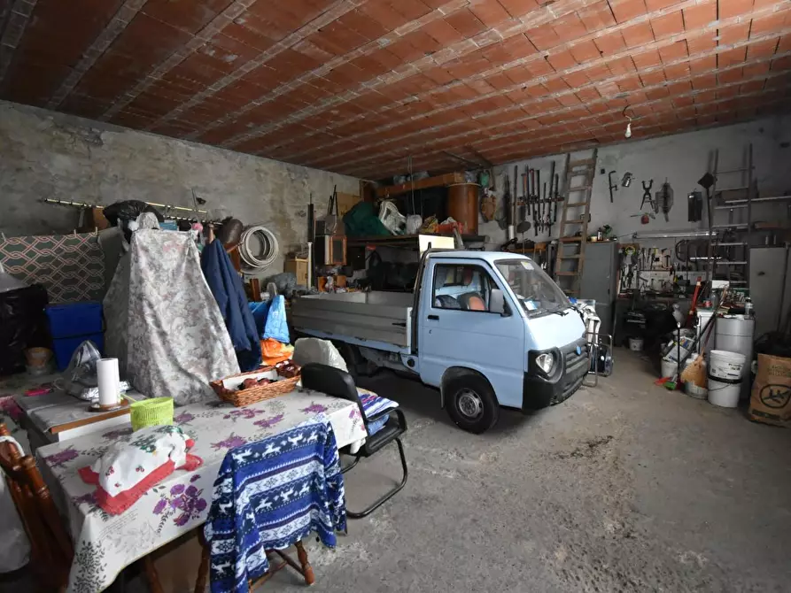 locale di sgombero in vendita a San Giuliano Terme in zona Gello