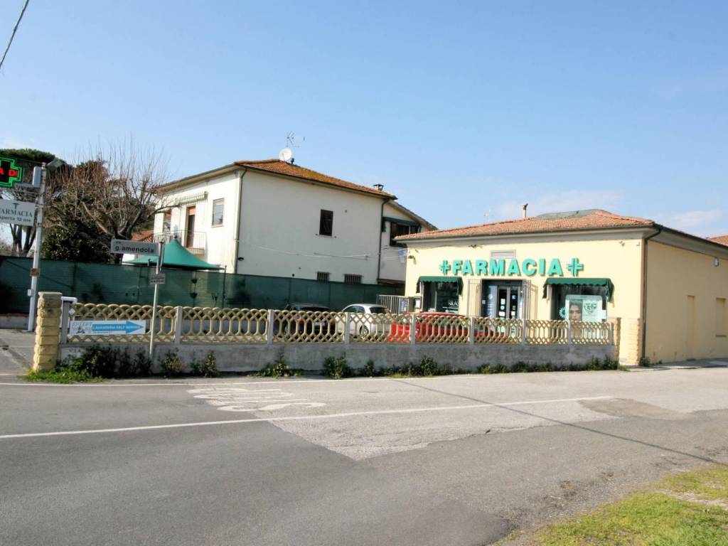 casa indipendente in vendita a San Giuliano Terme in zona Madonna dell'Acqua