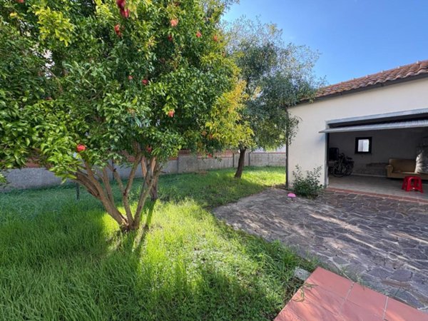 casa indipendente in vendita a San Giuliano Terme in zona Arena-Metato