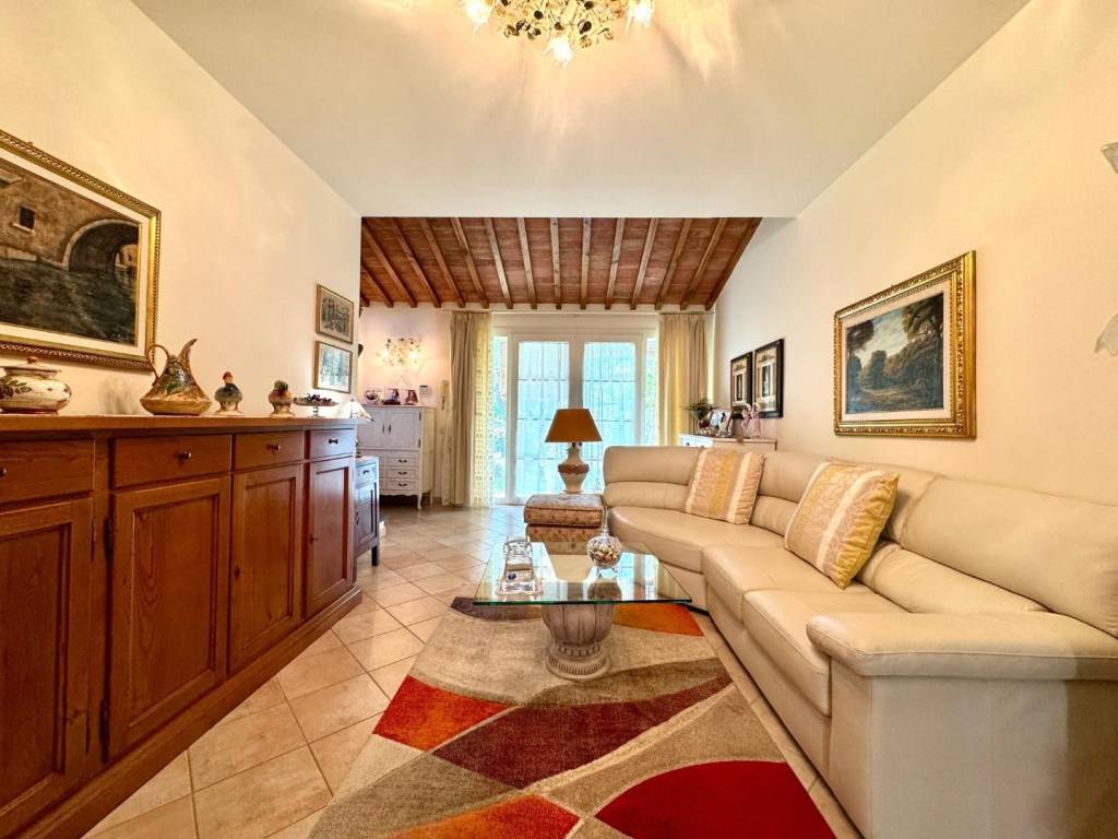 casa indipendente in vendita a San Giuliano Terme in zona Colignola