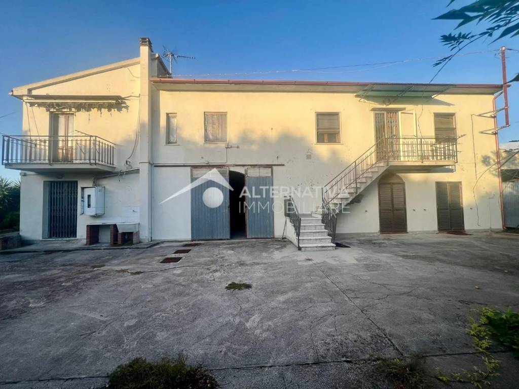 casa indipendente in vendita a San Giuliano Terme in zona San Martino a Ulmiano