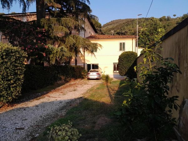 casa indipendente in vendita a San Giuliano Terme in zona Molina di Quosa