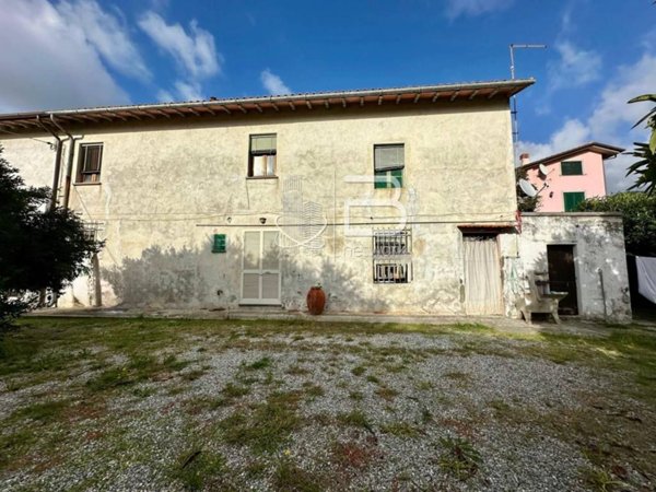 casa indipendente in vendita a San Giuliano Terme in zona Pappiana