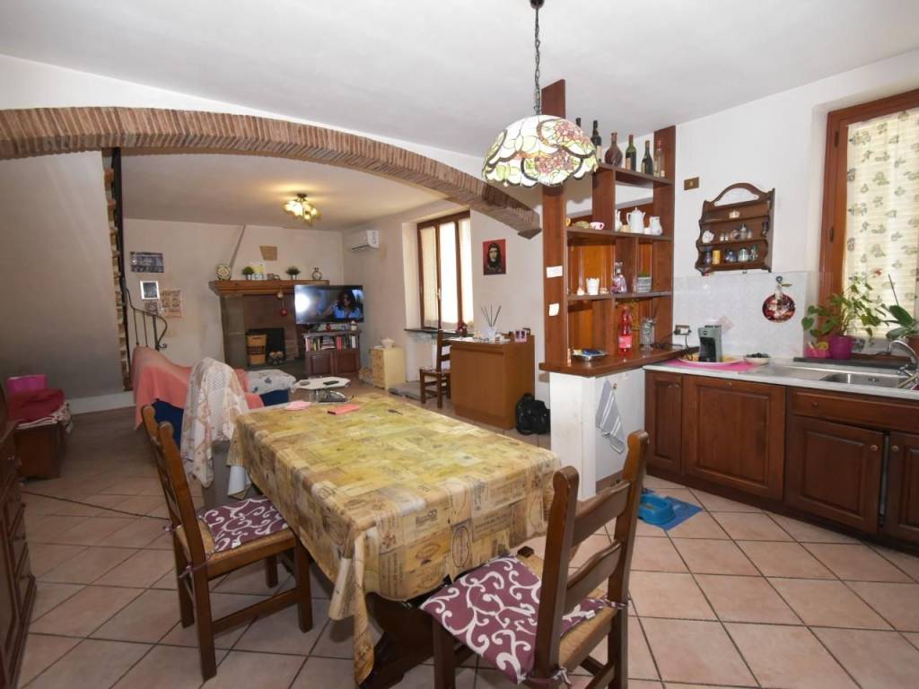 casa indipendente in vendita a San Giuliano Terme in zona Pappiana