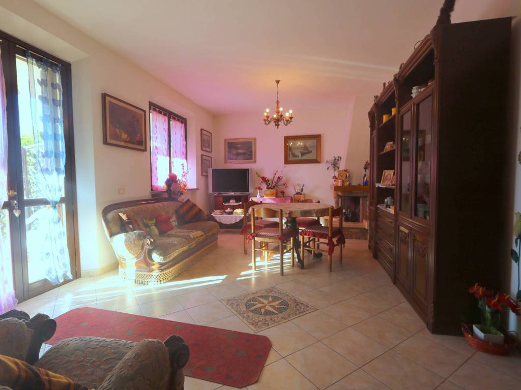 casa indipendente in vendita a San Giuliano Terme in zona Arena-Metato