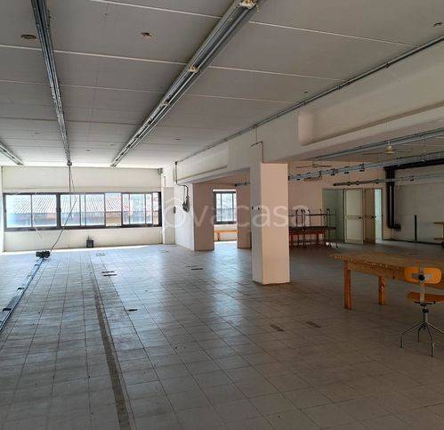 locale commerciale in vendita a San Giuliano Terme