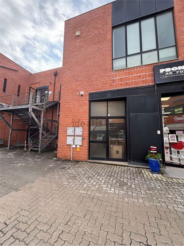 locale commerciale in vendita a San Giuliano Terme