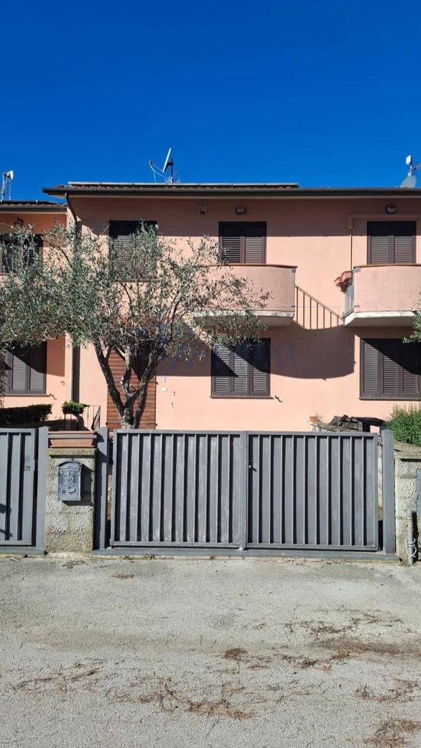 casa indipendente in vendita a San Giuliano Terme in zona Gello