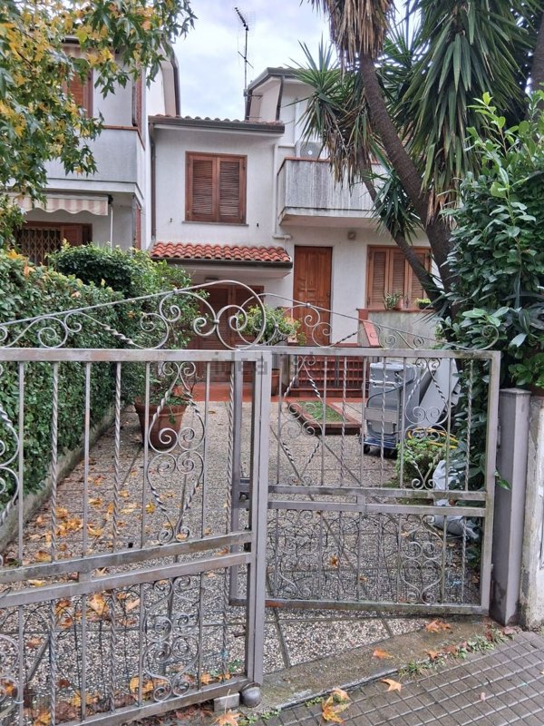 casa indipendente in vendita a San Giuliano Terme