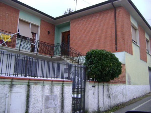casa indipendente in vendita a San Giuliano Terme
