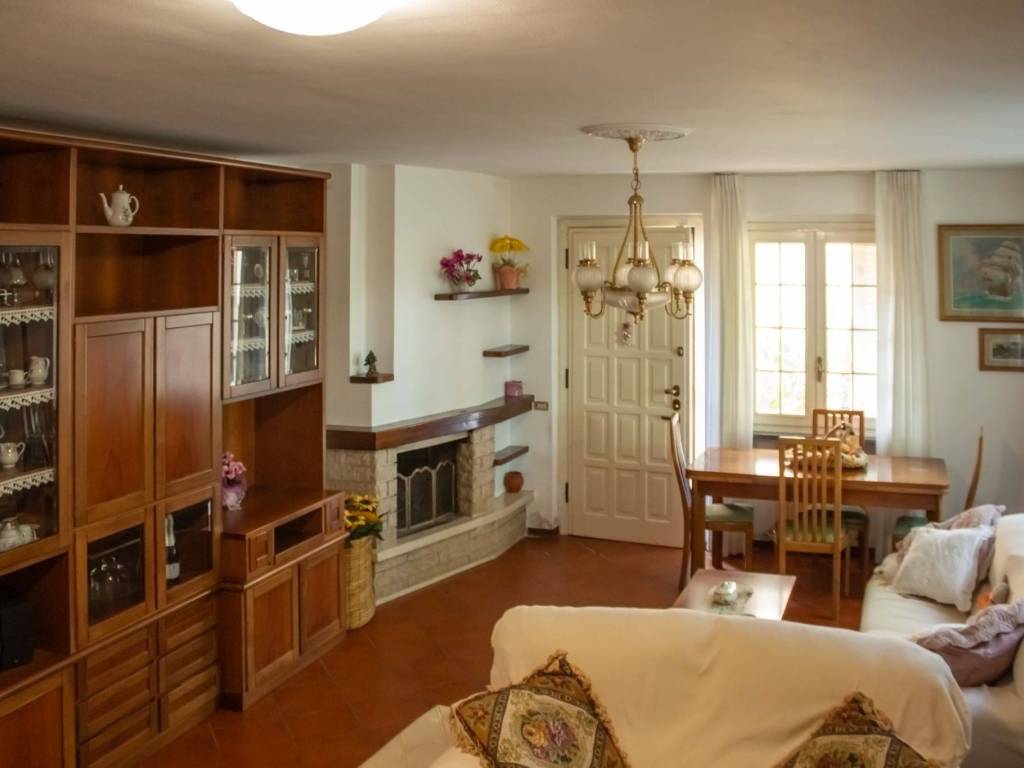 casa indipendente in vendita a San Giuliano Terme in zona Gello