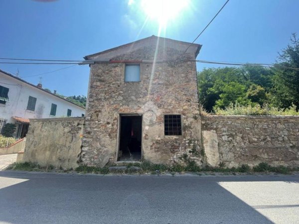 casa indipendente in vendita a San Giuliano Terme in zona Ripafratta