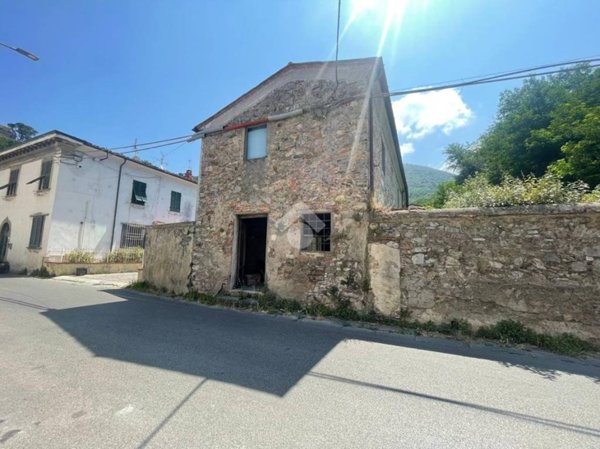casa indipendente in vendita a San Giuliano Terme in zona Ripafratta