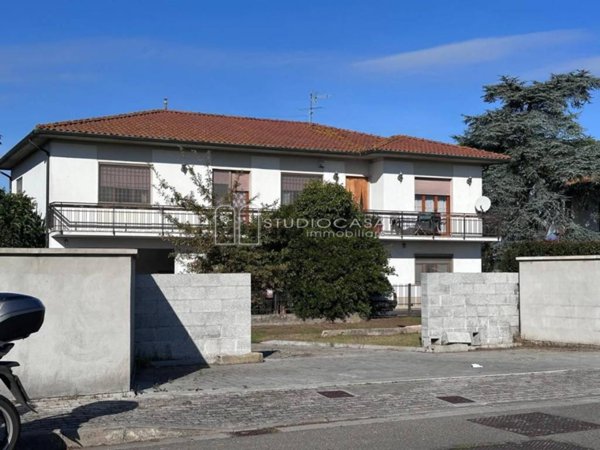 casa indipendente in vendita a San Giuliano Terme in zona Madonna dell'Acqua