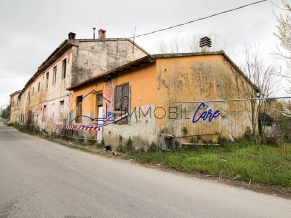 casa indipendente in vendita a San Giuliano Terme in zona Madonna dell'Acqua