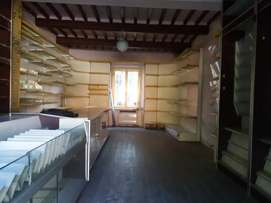 negozio in vendita a San Giuliano Terme