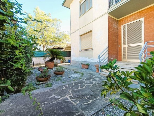 casa indipendente in vendita a San Giuliano Terme in zona Madonna dell'Acqua