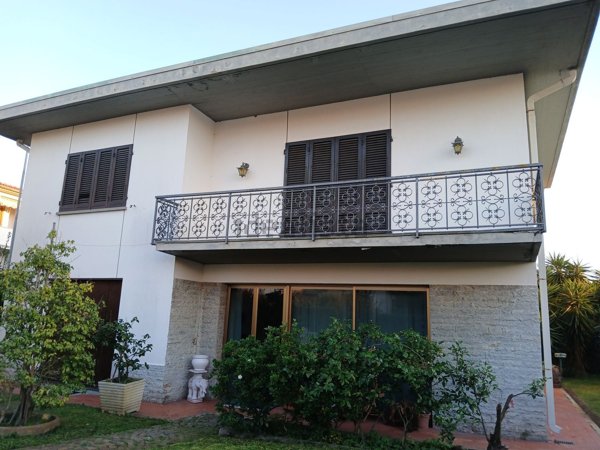 casa indipendente in vendita a San Giuliano Terme in zona Arena-Metato