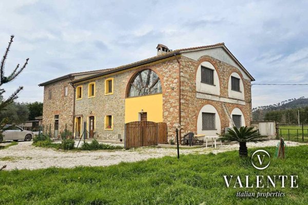 casa indipendente in vendita a San Giuliano Terme