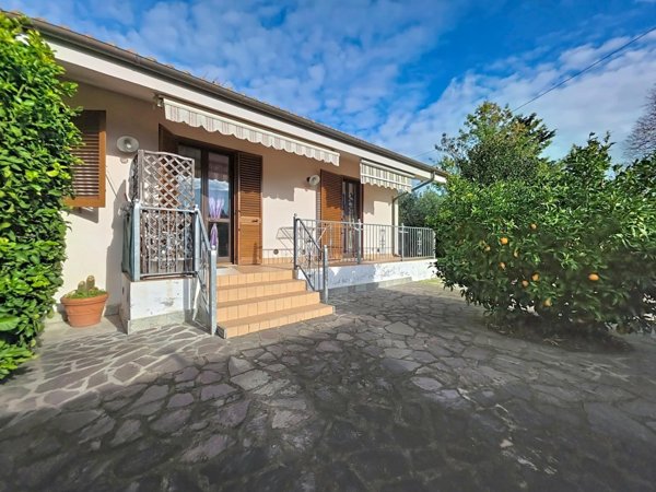 casa indipendente in vendita a San Giuliano Terme in zona Arena-Metato