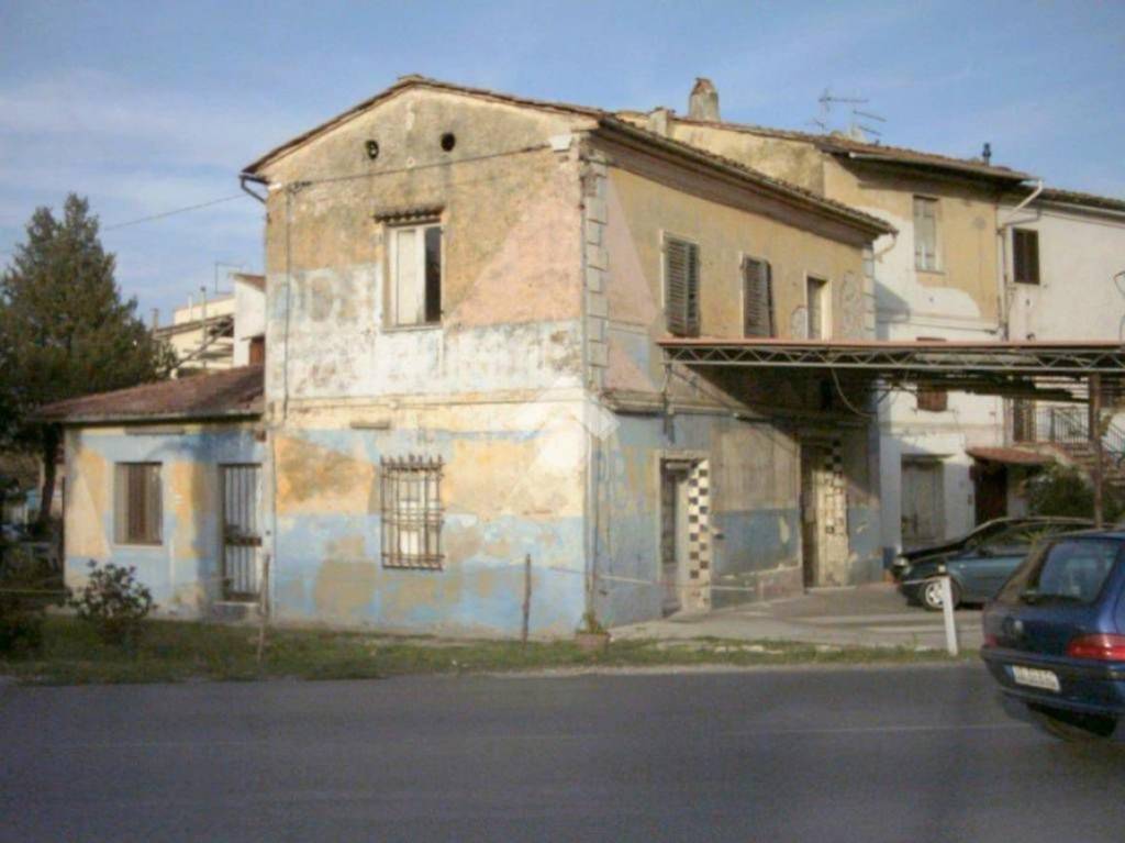 casa indipendente in vendita a San Giuliano Terme in zona Madonna dell'Acqua