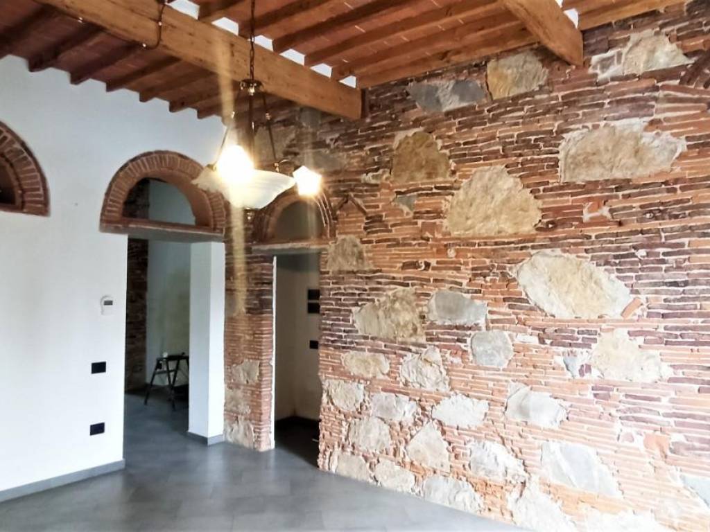 casa indipendente in vendita a San Giuliano Terme in zona Pontasserchio