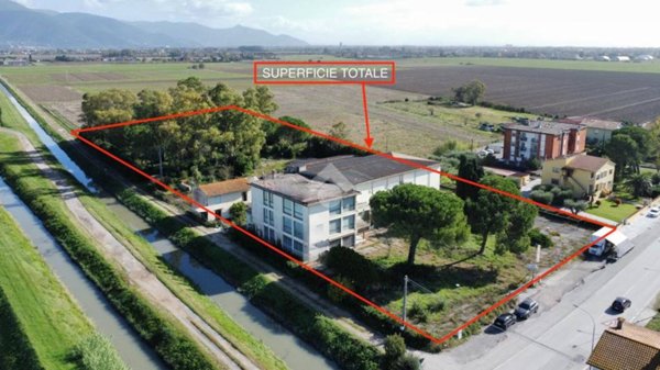 negozio in vendita a San Giuliano Terme in zona Arena-Metato
