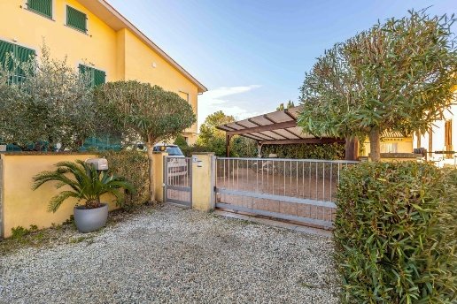 casa indipendente in vendita a San Giuliano Terme in zona Arena-Metato
