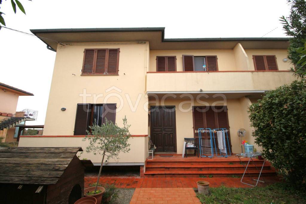 casa indipendente in vendita a San Giuliano Terme in zona Pontasserchio