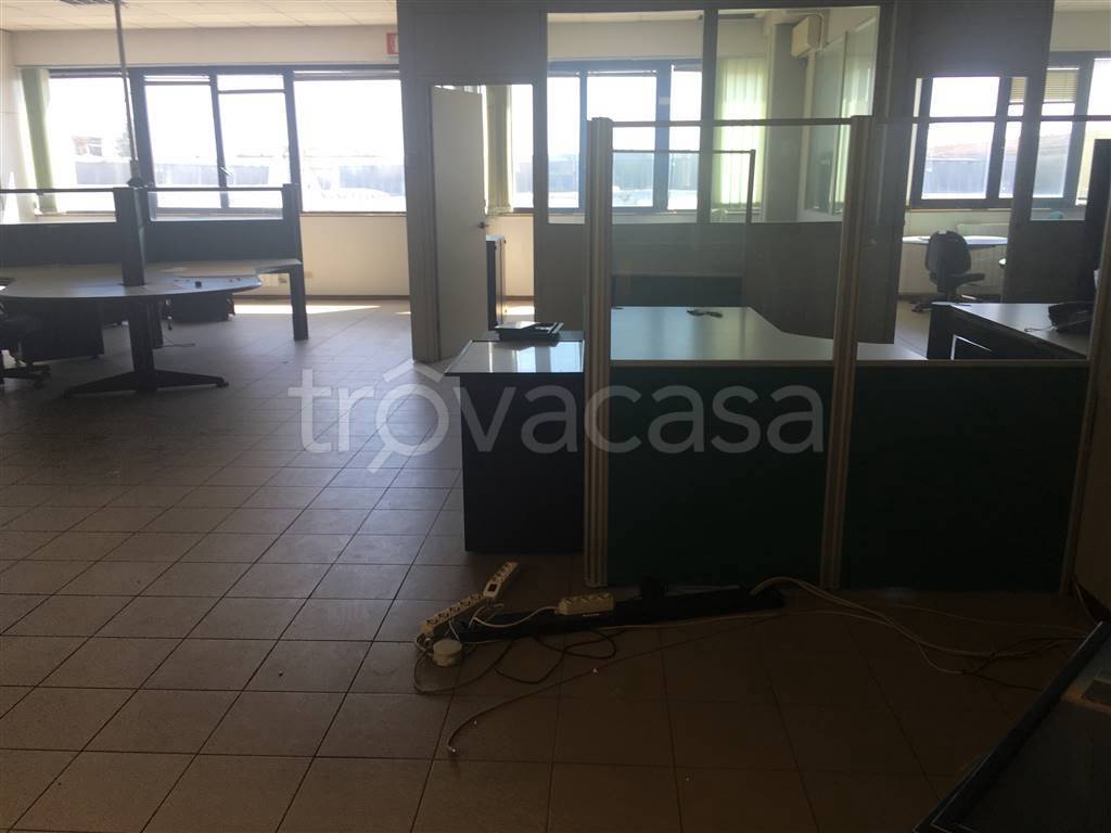 locale commerciale in vendita a San Giuliano Terme in zona Ghezzano