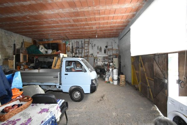 locale commerciale in vendita a San Giuliano Terme in zona Gello