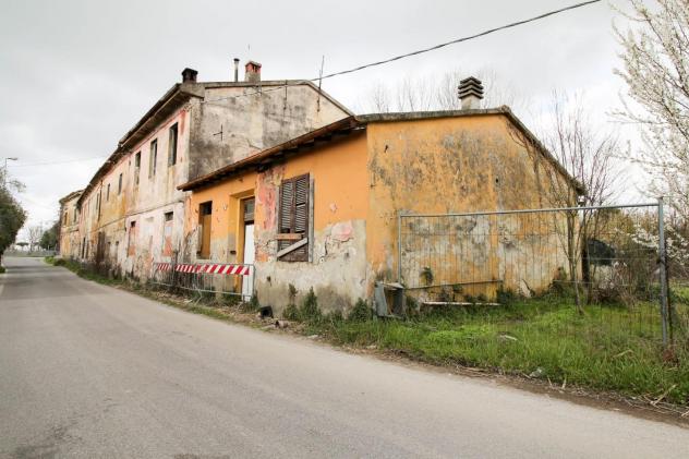 capannone in vendita a San Giuliano Terme in zona Madonna dell'Acqua
