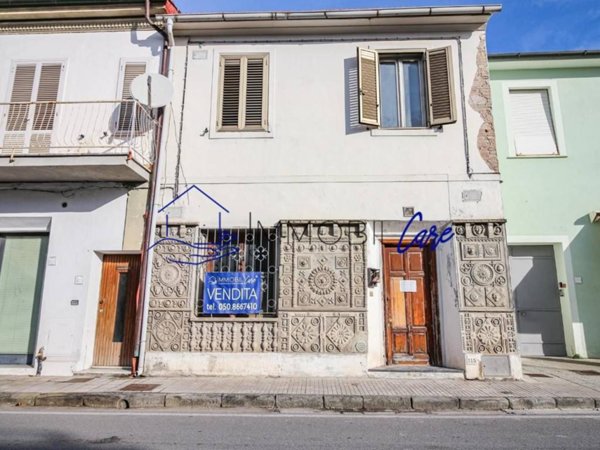 casa indipendente in vendita a San Giuliano Terme in zona Arena-Metato