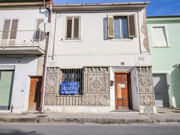 casa indipendente in vendita a San Giuliano Terme in zona Arena-Metato