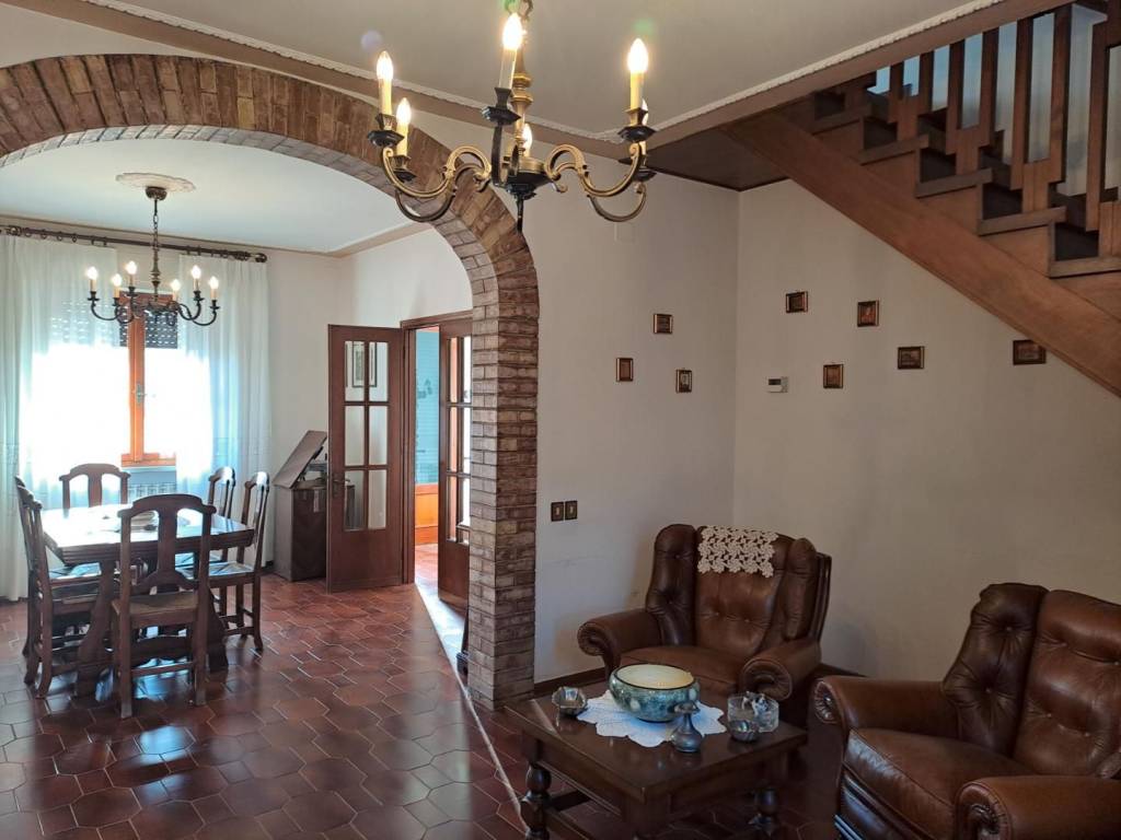 casa indipendente in vendita a San Giuliano Terme in zona Pontasserchio