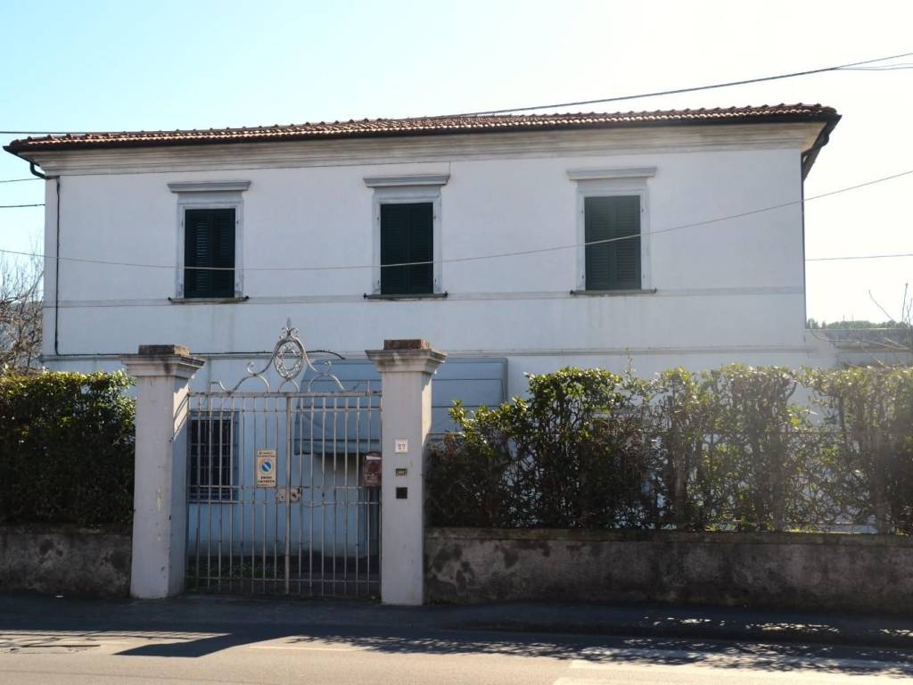 casa indipendente in vendita a San Giuliano Terme in zona Pontasserchio