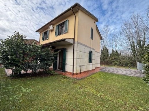 casa indipendente in vendita a San Giuliano Terme in zona Pontasserchio