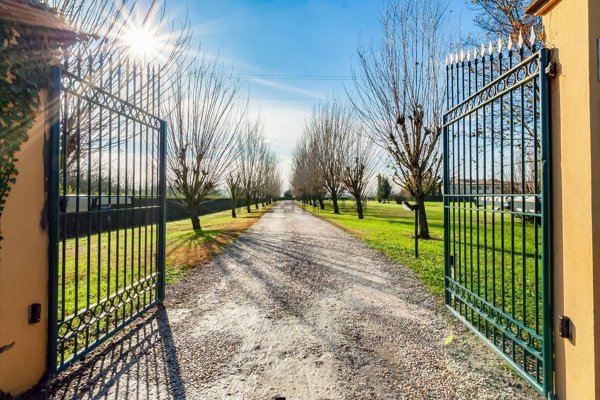 casa indipendente in vendita a San Giuliano Terme in zona Madonna dell'Acqua