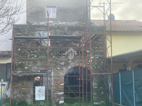casa indipendente in vendita a San Giuliano Terme in zona Patrignone