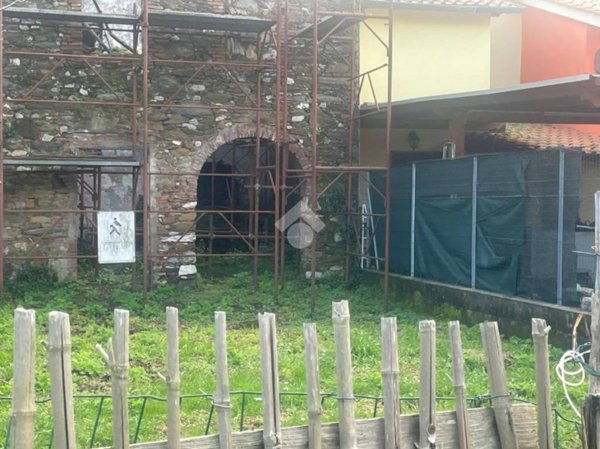 casa indipendente in vendita a San Giuliano Terme in zona Patrignone