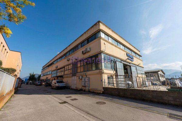 locale di sgombero in vendita a San Giuliano Terme in zona San Martino a Ulmiano