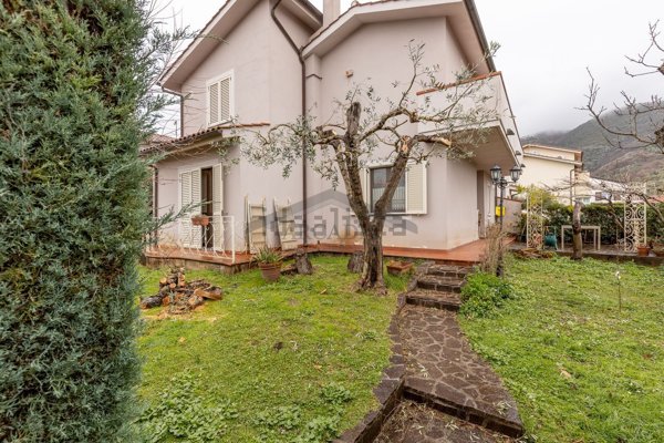 casa indipendente in vendita a San Giuliano Terme in zona Orzignano