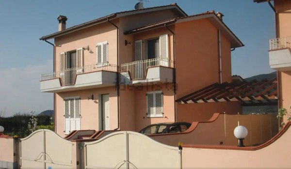 casa indipendente in vendita a San Giuliano Terme